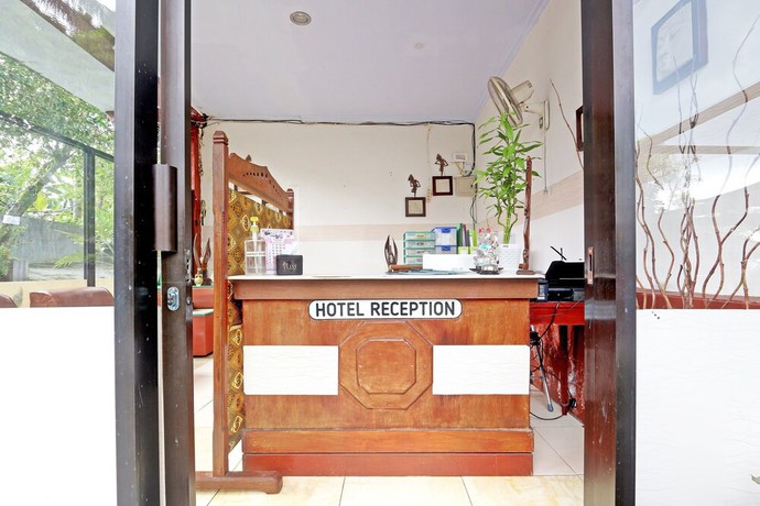 Imagen de los interiores del Hotel OYO 90878 Pakem Sari and Convetion. Foto 13