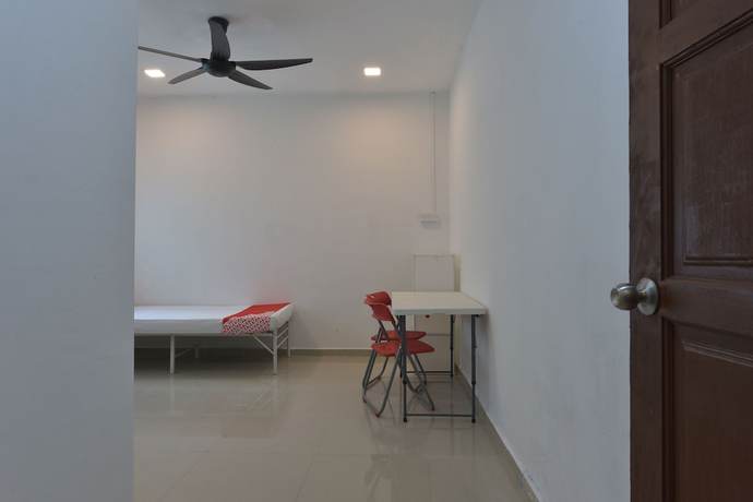 Imagen de la habitación del Hotel OYO 90889 Narasindo Cottage. Foto 9