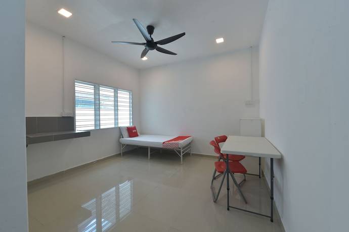 Imagen de la habitación del Hotel OYO 90889 Narasindo Cottage. Foto 13