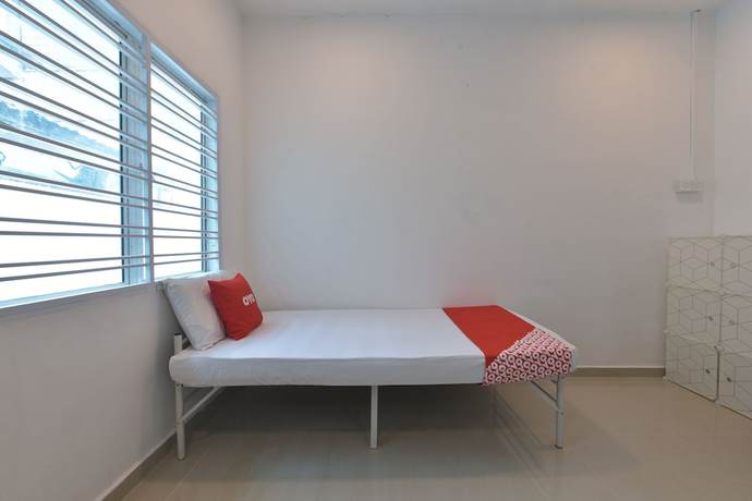 Imagen de la habitación del Hotel OYO 90889 Narasindo Cottage. Foto 15