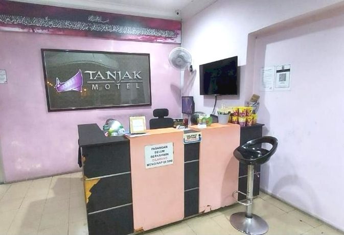 Imagen de los interiores del Hotel OYO 90937 Tanjak. Foto 17