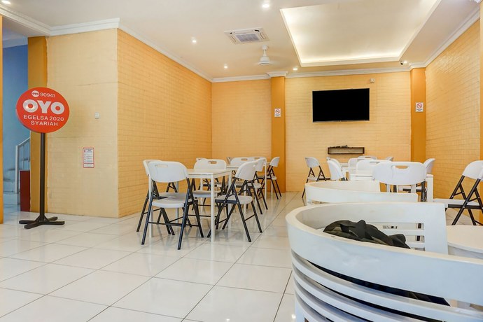 Imagen de los interiores del Hotel OYO 90941 Egelsa 2020 Syariah. Foto 16