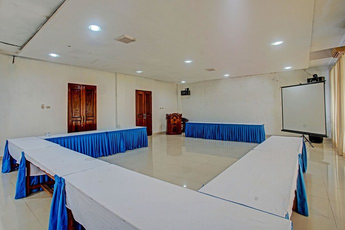 Imagen de los interiores del Hotel OYO 90947 Sarbini. Foto 18