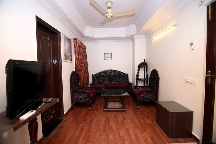 Imagen de la habitación del Hotel OYO 9095 Kanishka. Foto 11