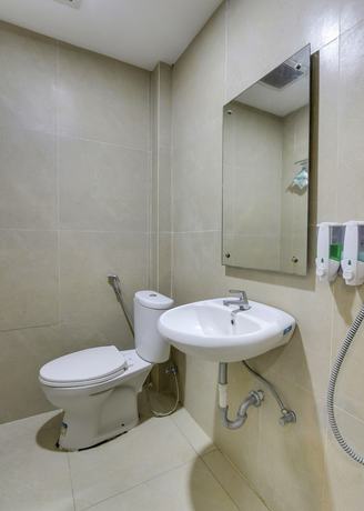 Imagen de la habitación del Hotel OYO 90973 Karunia Pkpri Grobogan. Foto 15