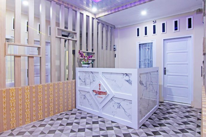 Imagen de los interiores del Hotel OYO 90978 Khalifi Guesthouse Syariah. Foto 17