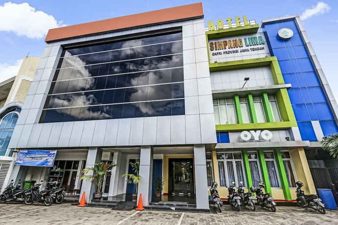 Imagen general del Hotel OYO 91036 Simpang Lima Gkpri. Foto 1