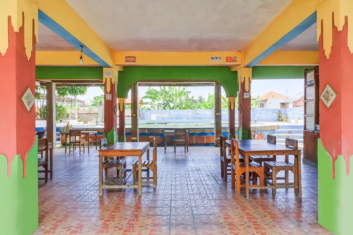 Imagen de los interiores del Hotel OYO 91042 Hawaina. Foto 12