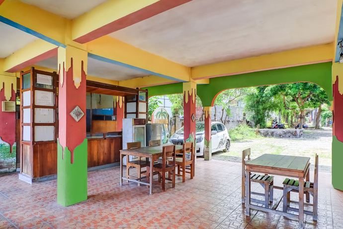 Imagen de los interiores del Hotel OYO 91042 Hawaina. Foto 13