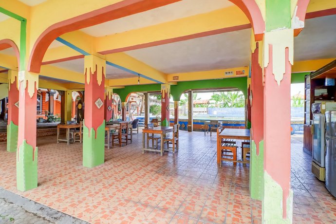 Imagen de los interiores del Hotel OYO 91042 Hawaina. Foto 18