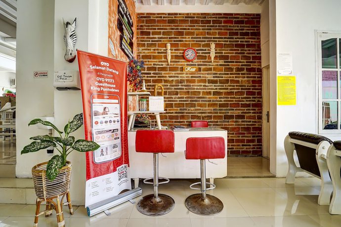 Imagen de los interiores del Hotel OYO 91173 Guesthouse King Puntodewo. Foto 9