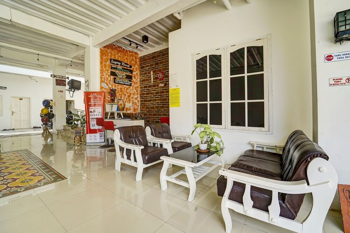 Imagen de los interiores del Hotel OYO 91173 Guesthouse King Puntodewo. Foto 13