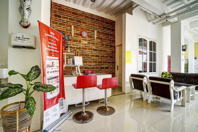 Imagen de los interiores del Hotel OYO 91173 Guesthouse King Puntodewo. Foto 19