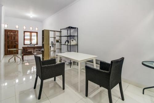 Imagen general del Hotel OYO 91243 Bina Syariah Guest House. Foto 8