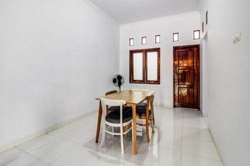 Imagen general del Hotel OYO 91243 Bina Syariah Guest House. Foto 14