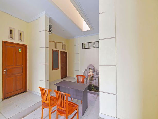 Imagen de los interiores del Hotel OYO 91445 Sandat Guest House. Foto 19