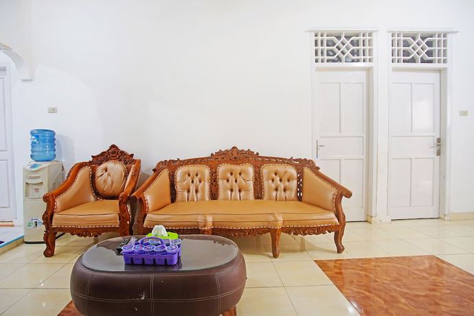 Imagen de los interiores del Hotel OYO 91460 Guest House Kencana Syariah. Foto 14