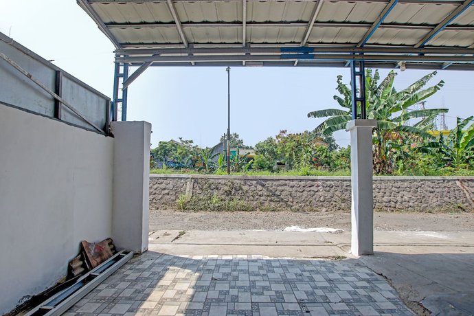 Imagen de los interiores del Hotel OYO 91506 Kedai Cinta Guest House. Foto 14