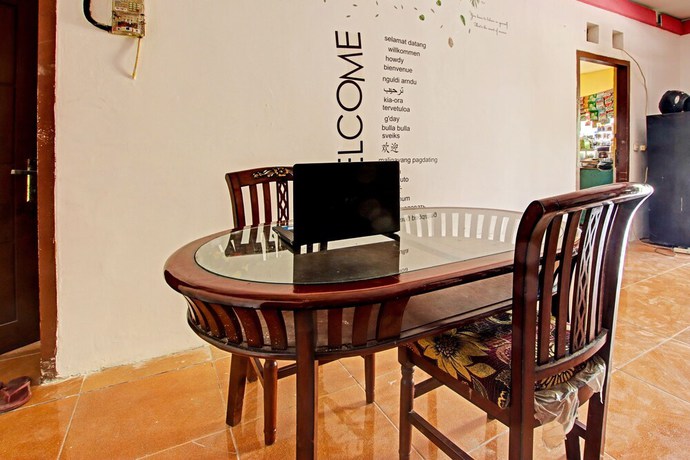 Imagen de los interiores del Hotel OYO 91506 Kedai Cinta Guest House. Foto 16