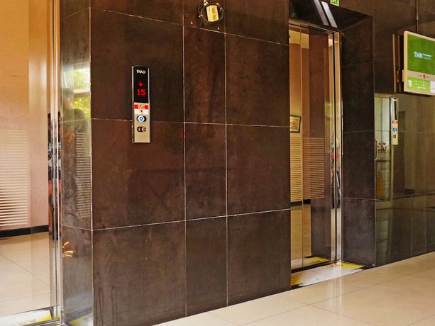 Imagen de los interiores del Hotel OYO 91593 San San Rooms Apartment Gunung Putri Square. Foto 13