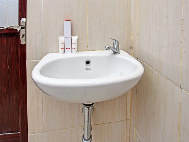 Imagen de la habitación del Hotel OYO 91617 Mutiara Lombok. Foto 4