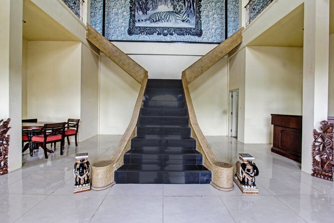 Imagen de los interiores del Hotel OYO 91739 Ayu Bypass Mansion. Foto 19