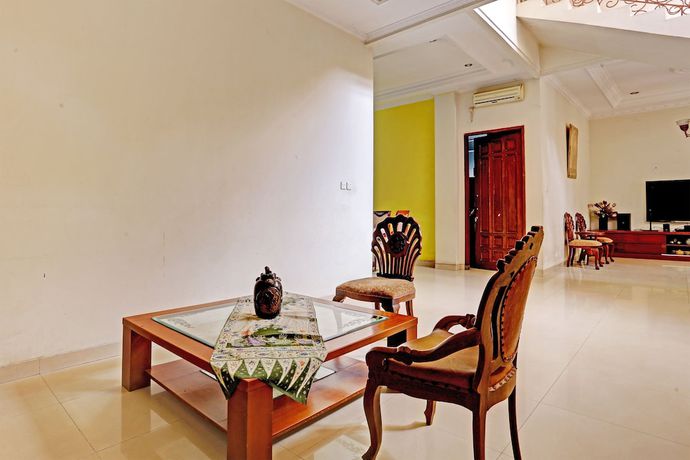 Imagen de los interiores del Hotel OYO 91861 Pemuda Kemuning Guest House. Foto 20