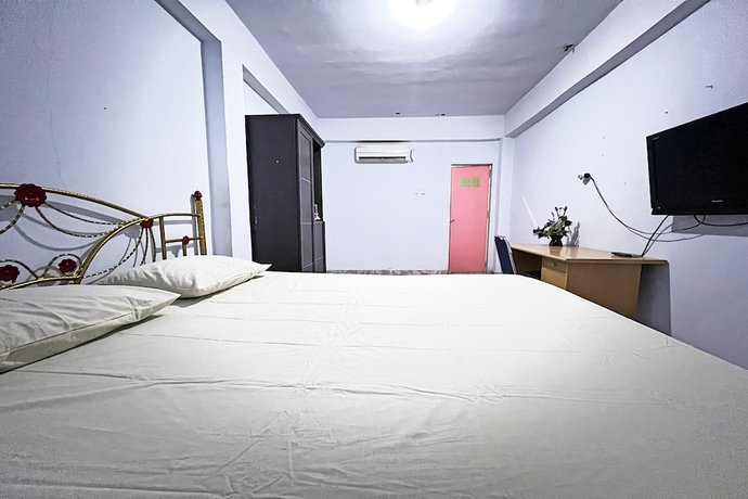 Imagen de la habitación del Hotel OYO 92002 Wisma Samudra. Foto 10