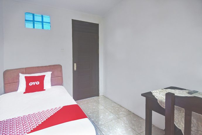 Imagen de la habitación del Hotel OYO 92041 Borneo. Foto 11