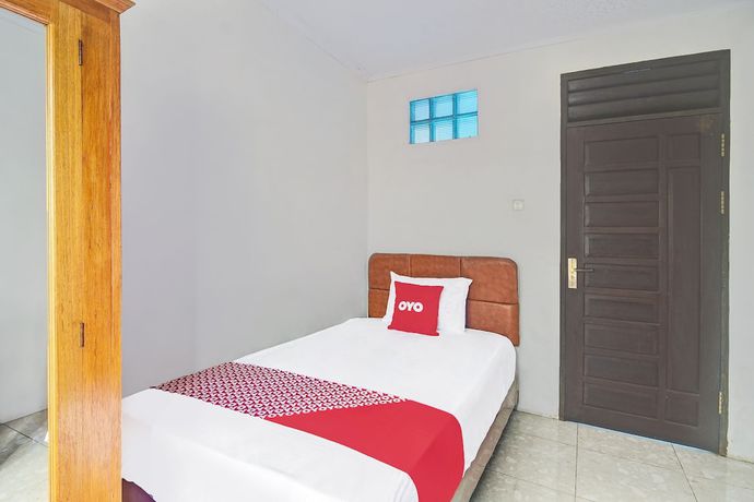 Imagen de la habitación del Hotel OYO 92041 Borneo. Foto 12