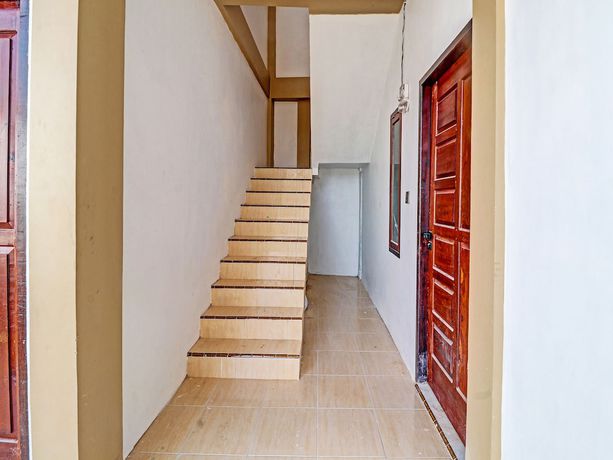 Imagen de los interiores del Hotel OYO 92054 Gala Residence. Foto 16