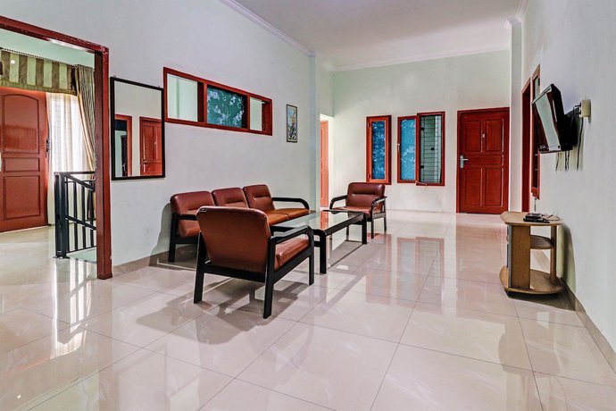 Imagen de los interiores del Hotel OYO 92069 Rafa Kost. Foto 20