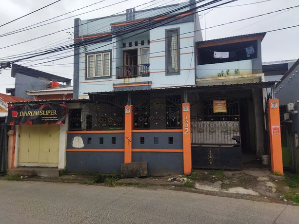 Imagen general del Hotel OYO 92100 Kost Biru. Foto 2