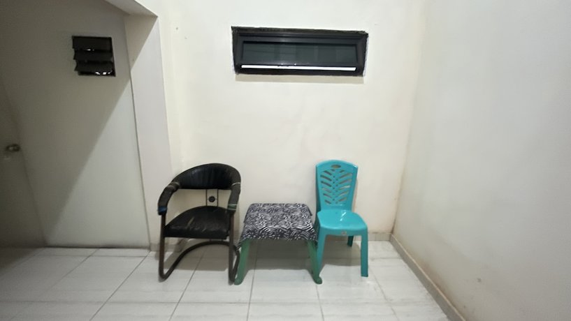 Imagen de los interiores del Hotel OYO 92100 Kost Biru. Foto 18