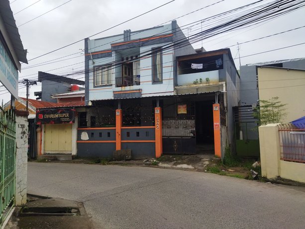 Imagen general del Hotel OYO 92100 Kost Biru. Foto 3