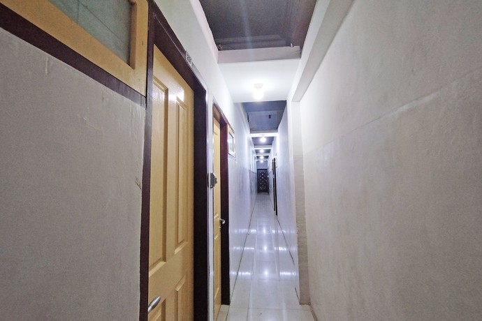 Imagen de los interiores del Hotel OYO 92157 Benteng Kost. Foto 17