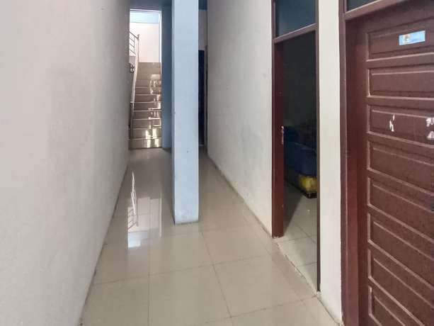 Imagen de los interiores del Hotel OYO 92207 Koperasi. Foto 17