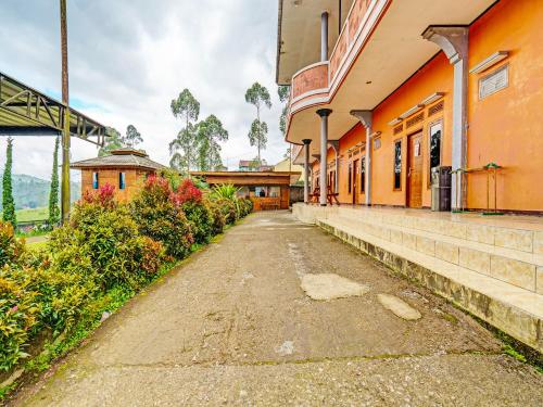 Imagen general del Hotel OYO 92217 Artana 2 Chipsari. Foto 9