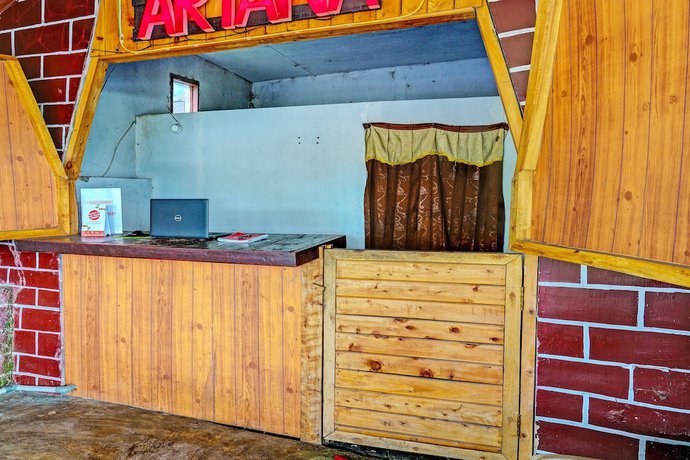 Imagen de los interiores del Hotel OYO 92217 Artana Bed and Breakfast. Foto 19