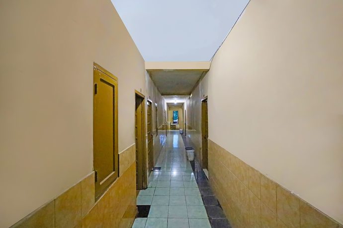 Imagen de los interiores del Hotel OYO 92230 Penginapan Metro Parepare. Foto 15