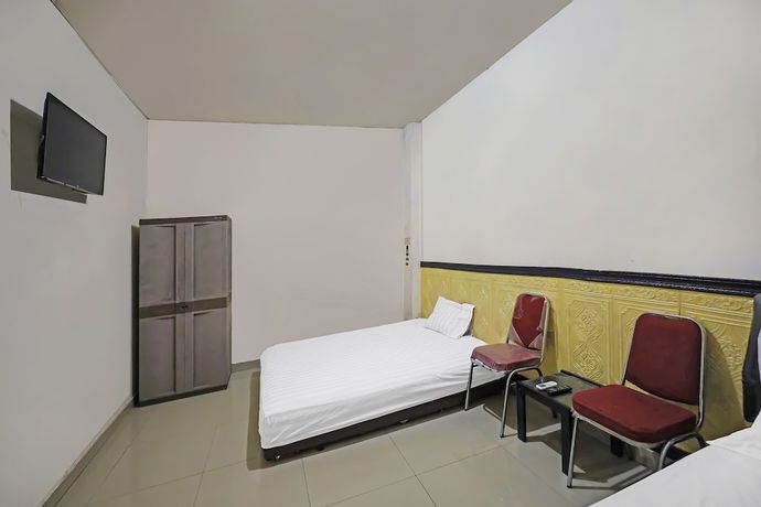 Imagen de la habitación del Hotel OYO 92230 Penginapan Metro Parepare. Foto 3