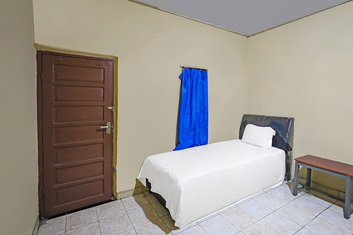 Imagen de la habitación del Hotel OYO 92230 Penginapan Metro Parepare. Foto 9