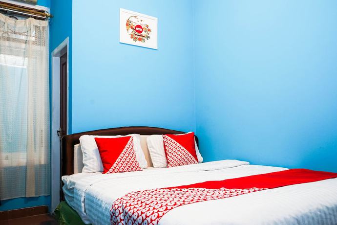 Imagen de la habitación del Hotel OYO 923 Penginapan Balai Sultan Syariah. Foto 5