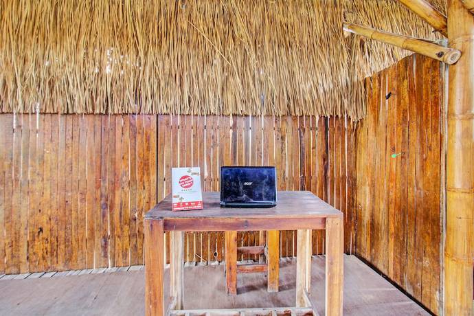 Imagen de los interiores del Hotel OYO 92354 Samalas Syariah Homestay. Foto 19