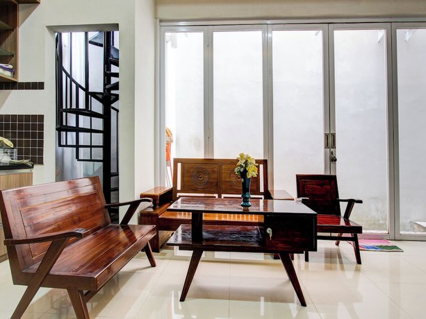 Imagen de los interiores del Hotel OYO 92479 Pasadena House. Foto 15