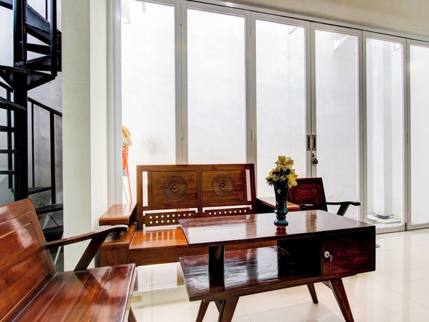 Imagen de los interiores del Hotel OYO 92479 Pasadena House. Foto 16