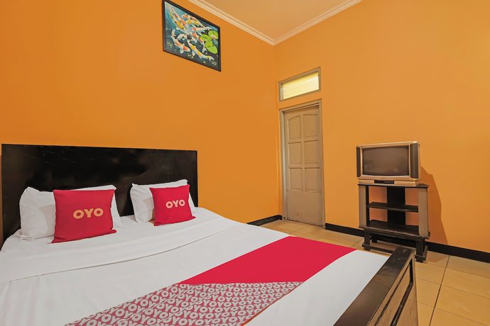 Imagen de la habitación del Hotel OYO 92486 Permata 3, Kebonsari. Foto 2