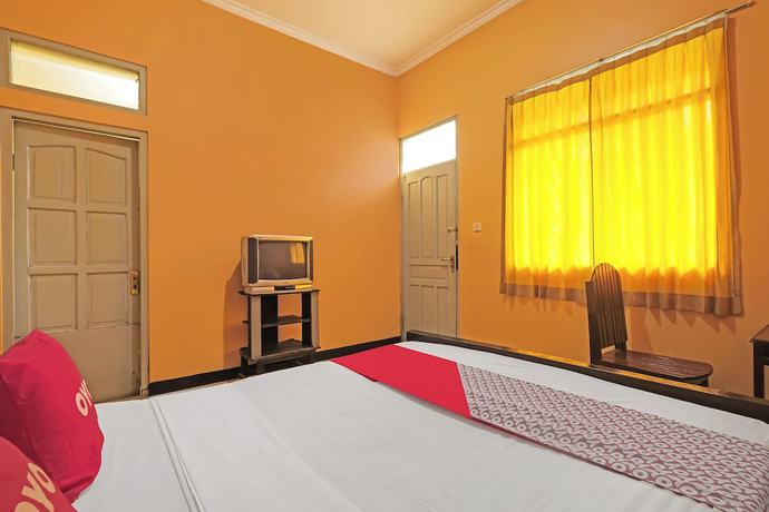 Imagen de la habitación del Hotel OYO 92486 Permata 3, Kebonsari. Foto 6
