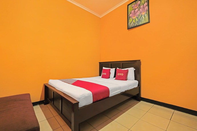Imagen de la habitación del Hotel OYO 92486 Permata 3, Kebonsari. Foto 12