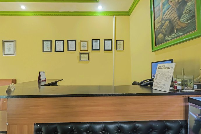 Imagen de los interiores del Hotel OYO 92486 Permata 3, Kebonsari. Foto 20